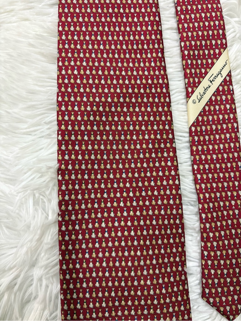 Salvatore Ferragamo Red Silk Tie with Gold-Cream Micro Pattern - Picture 9 of 9